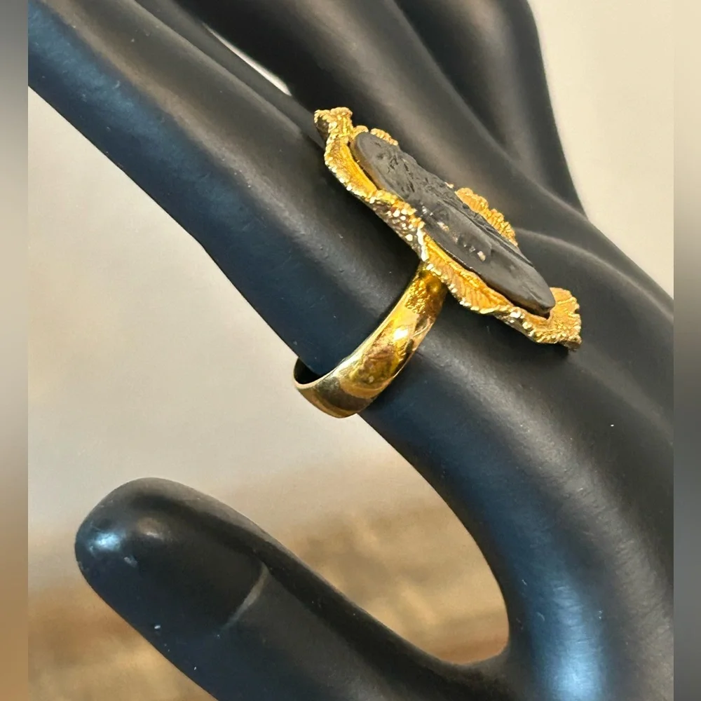 Bronze Black Cameo Ring - Picture 3 of 8